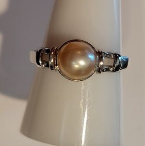 Pearl ring